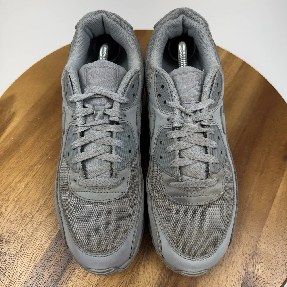 Mens Nike Air Max 90 Gray Low 4Athletic Training Sneakers Shoes Size 11 D GUC